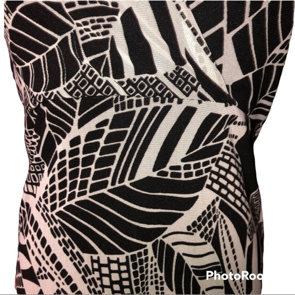 New Tower Leaf Dress - Picture 2 of 4